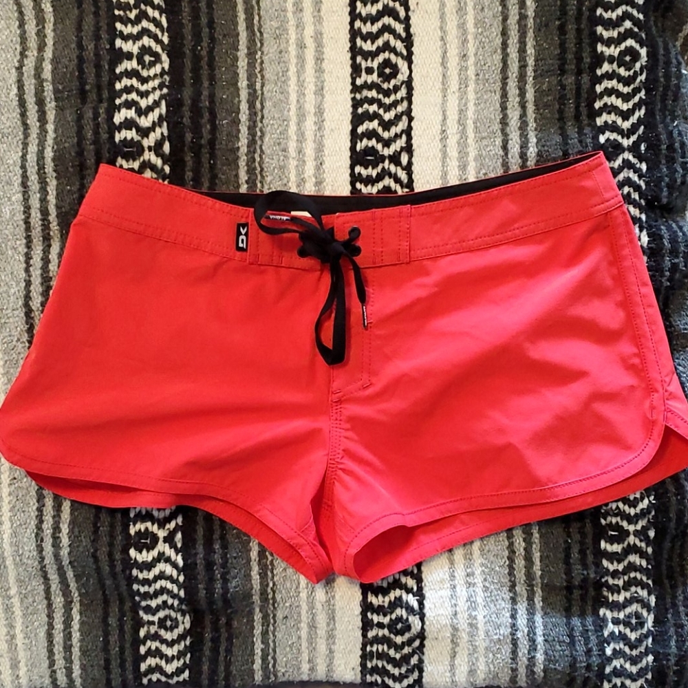 NWOT Red Dakine Board Shorts Size 28